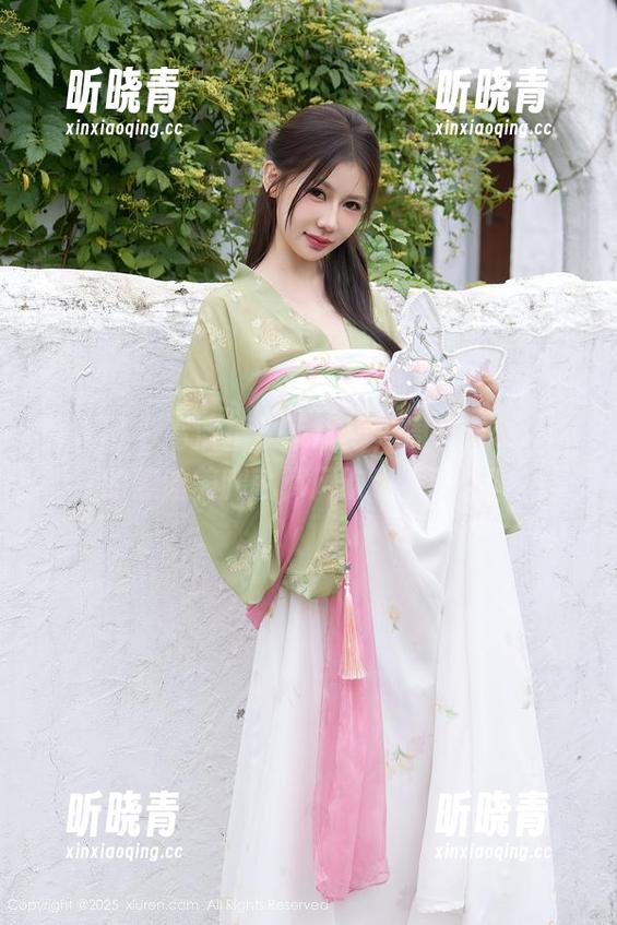秀人网-周于希Sally 秀人网 - 高清精致不犹豫,周于希Sally的黑丝美腿就算风吹也不动摇!