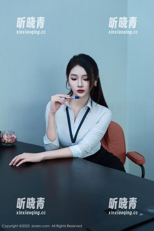秀人网-悦悦姐 秀人网 - 悦悦姐带你走入私拍图鉴——美脚才能让心灵起舞!