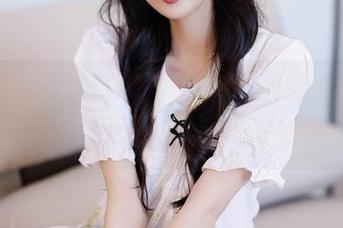 秀人网 – 致晓茜sunny：这条短裙在线写真，居然让我想到了夏天的冰淇淋。
