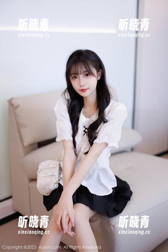 秀人网-晓茜sunny 秀人网 - 致晓茜sunny:这条短裙在线写真,居然让我想到了夏天的冰淇淋。