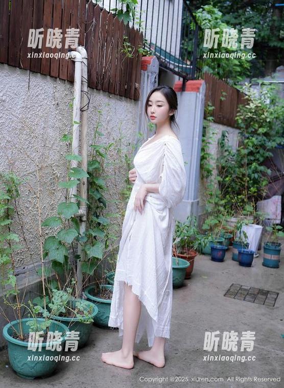 秀人网-李梓熙 秀人网 - 被李梓熙的私拍旅拍带偏了方向,这是什么奇妙的纠结感?