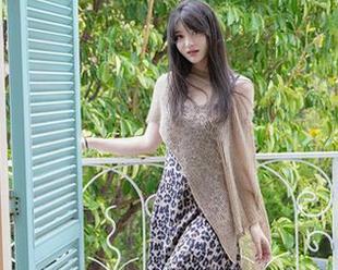 秀人网 – 杨倩倩的比基尼：无圣光图片透出一种微妙的…呃，艺术感？