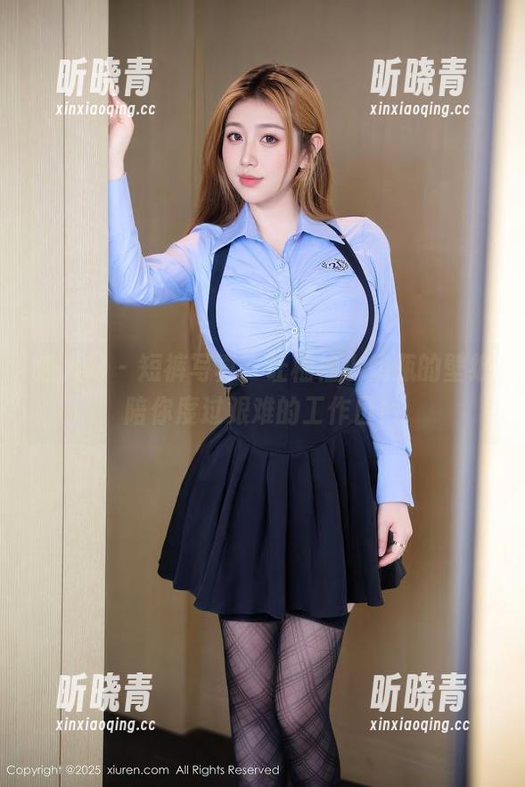 秀人网-柚柚小奶瓶 秀人网 - 短裤写真,让柚柚小奶瓶的壁纸陪你度过艰难的工作日!