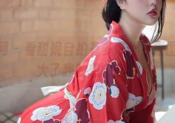秀人网 – 看甜妮自拍有多可爱，原图却放大了我的想象空间