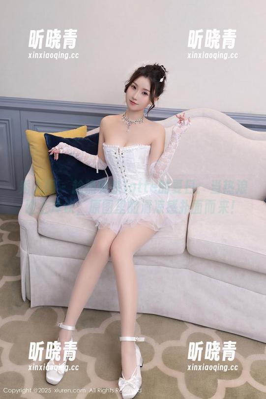 秀人网 - 趁热拿铁latte的夏日：当热浪碰上冷饮，原图里的清凉感扑面而来！