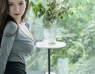 秀人网 – 金小依的女王游戏：免费资源入口，猜猜谁会被‘统治’？