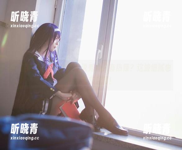 翎柒菜菜泳装写真，谁说秀肉只有热辣？这波细腻也让人想亲亲啊！