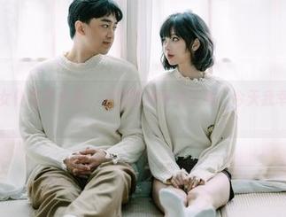 舞小喵的女仆写真合集：她用眼神赞美了我，今天我幸福得恍惚。