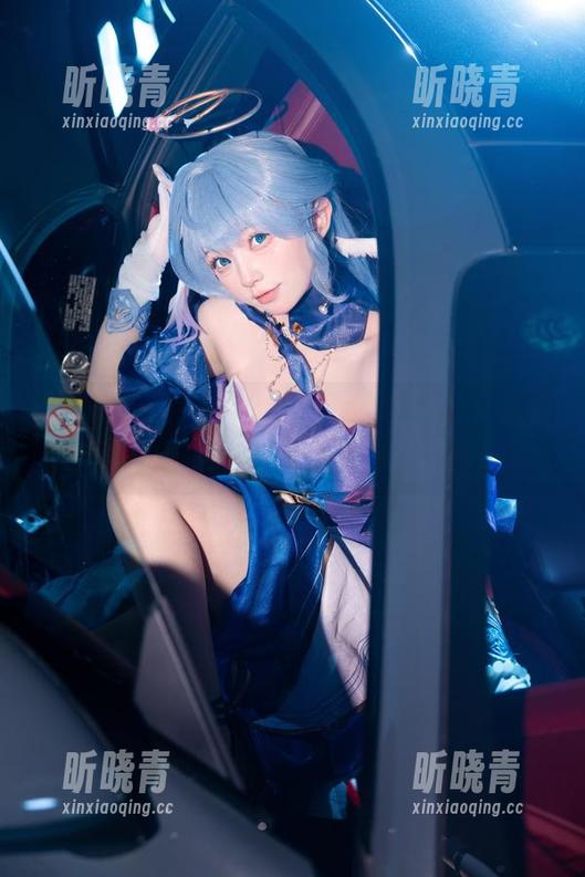 当花铃Hana碰上喜多川海梦黑江雫：写真集更新，让人想直接投身其中喵！