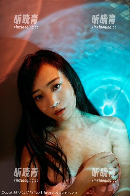 蜜桃社-结衣 蜜桃社 - 结衣的自拍原图,这是我看到的第一张像天气预报一样明确的写真。