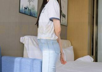 袜啵啵 – 小甜豆的黑丝写真：这种花絮也太让人想多了吧！
