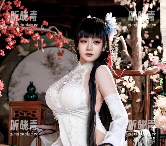 阿雪雪的毛衣，原图很暖，照片里的色调刚好让人放松。