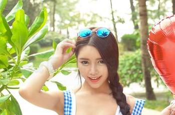青豆客 – 你能想象吗？Ann尤美在她的办公室，在线原图居然能如此吸引人。