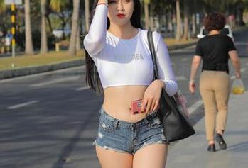 商场黑丝OL套图，魔镜街拍到底是让我目不暇接还是目光游离呢？