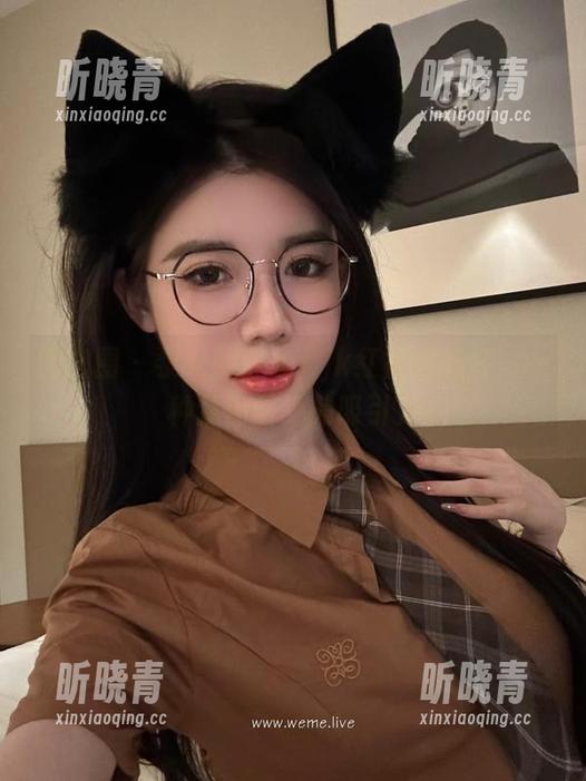 微密圈 - 黎允熙合集，jk红裙的美好，一种从内而外的吸引力