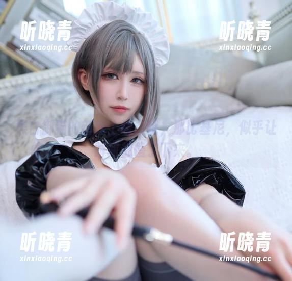 黑白御猫的新作上线，哦，那比基尼，似乎让时间都慢了下来。